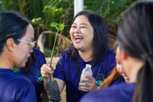 กิจกรรม CSR ปลูกป่าชายเลนบางปู SO Outsourcing สยามราชธานี